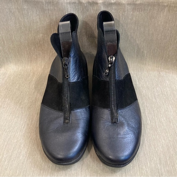 ARCHE Sz 41 Metallic Leather and Fabric Zipper Futuristic Ankle Booties - Picture 2 of 9